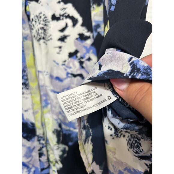 Ava & Viv Women's Thin Slippery Polyester Blouse Plus Size 3X - Picture 5 of 7